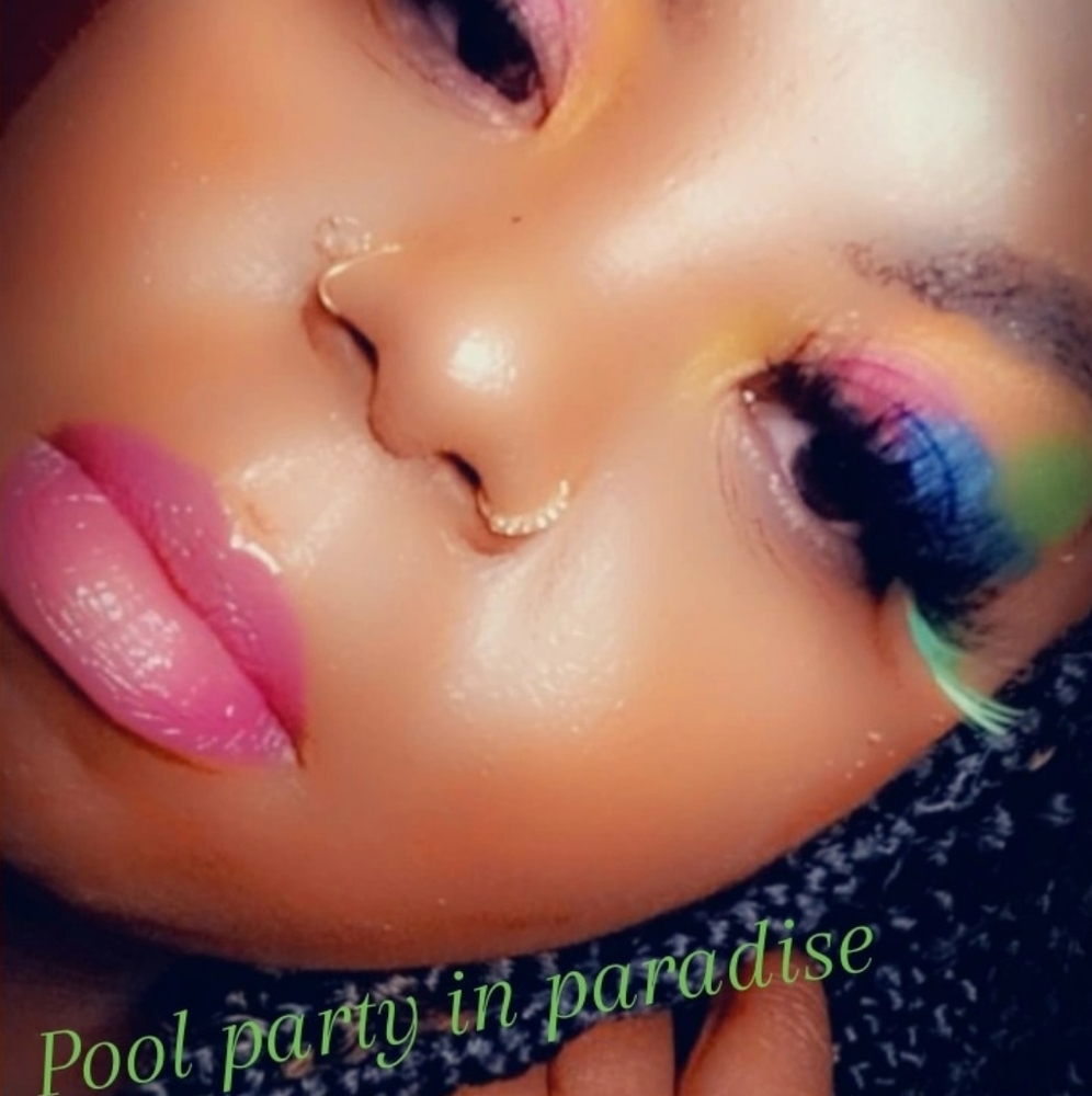 Lashes - Picture 3 of 4